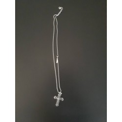 Chaîne avec croix